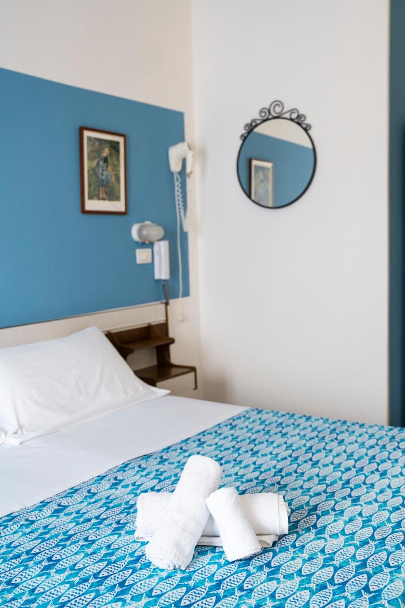 Hotel Cheri Rimini Buitenkant foto